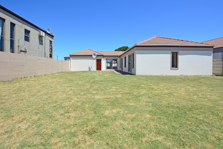 4 Bedroom Property for Sale in Parklands Western Cape